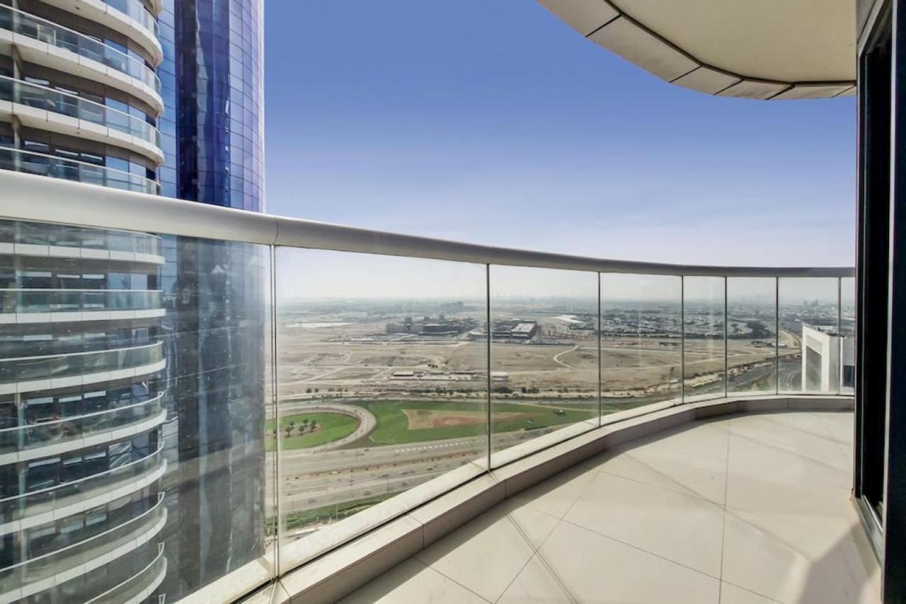 Damac Paramount B - Beautiful Three Bedroom