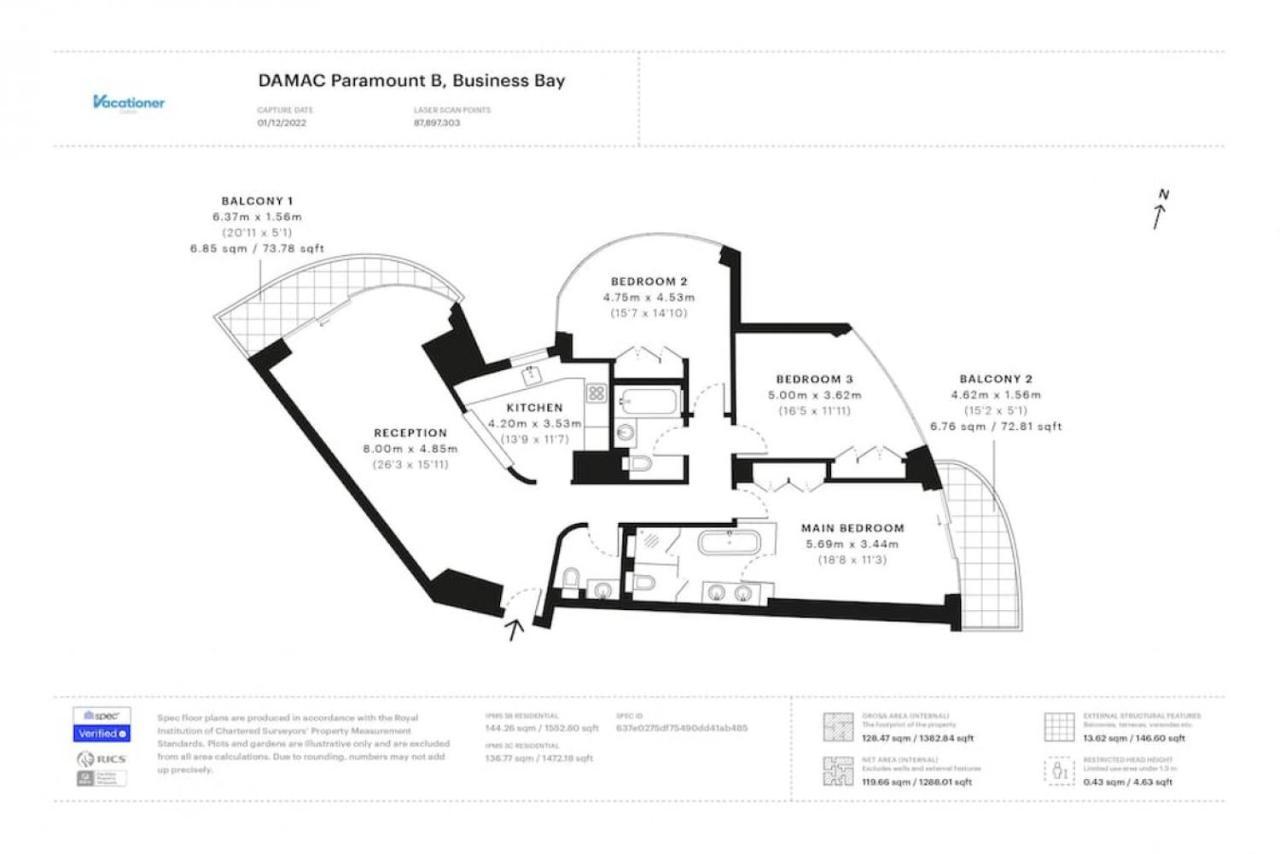 Damac Paramount B - Beautiful Three Bedroom Apartment Dubai