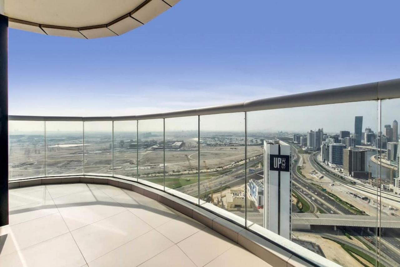 Damac Paramount B - Beautiful Three Bedroom *